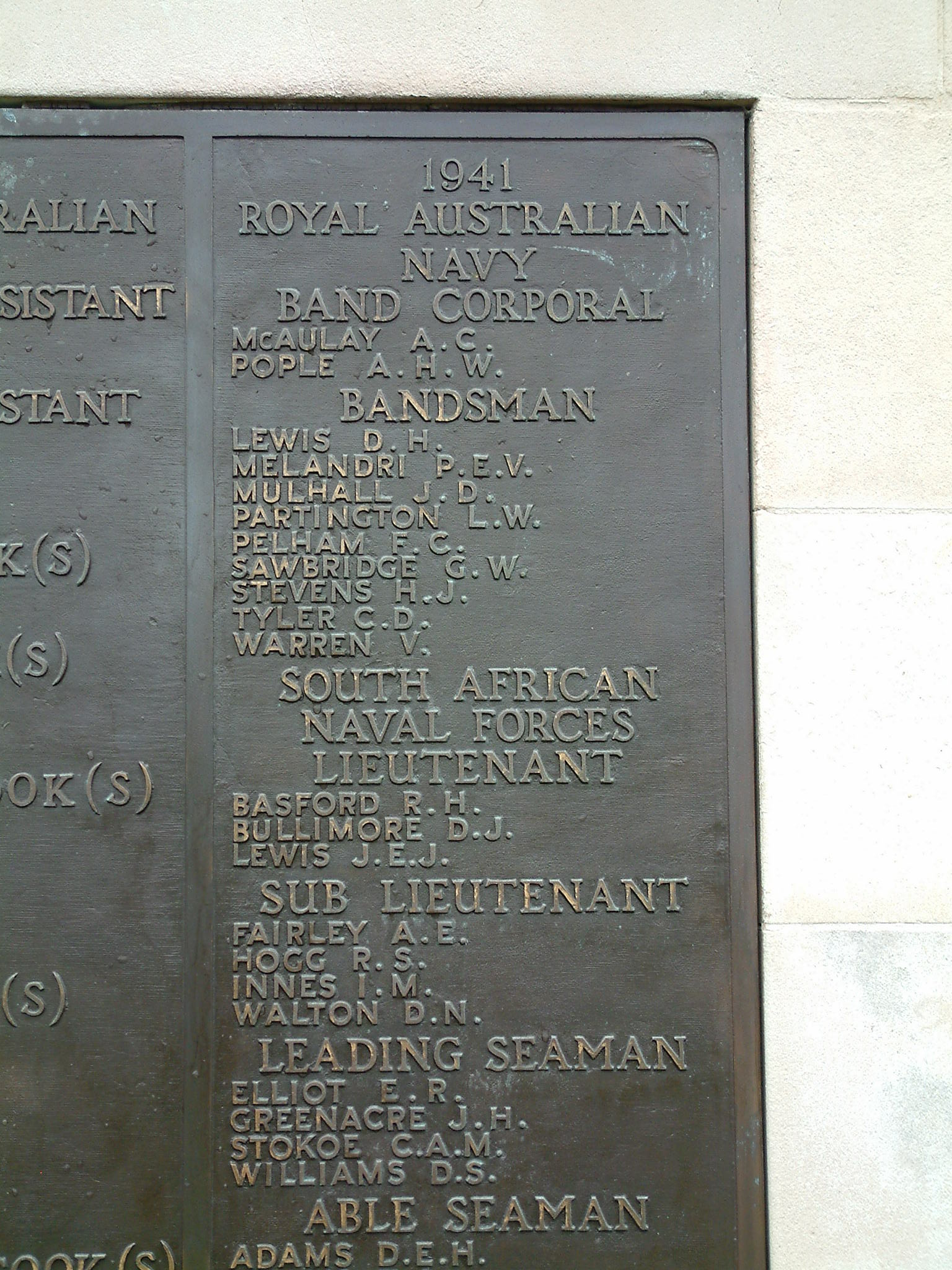 Photo from /search/photos/United Kingdom/Devon/PLYMOUTH NAVAL MEMORIAL/walton_dn_01.JPG